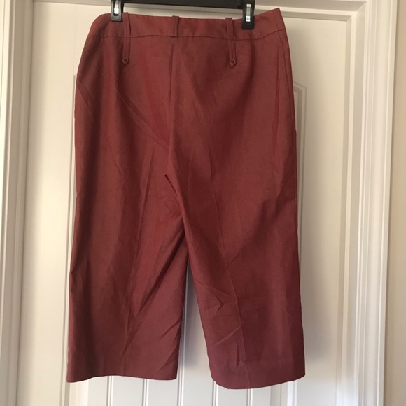 **BNWT**Nine West Wine colored cropped pants - Picture 2 of 4